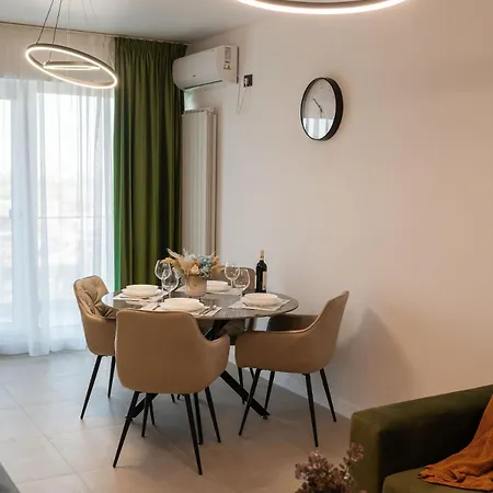Serenity Ap In Odyssey Pools N Parking Lejlighed Năvodari