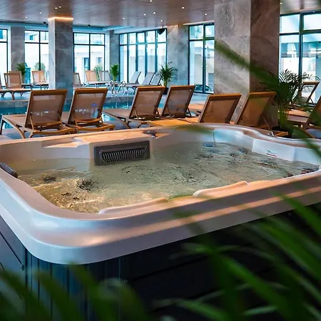 Serenity Ap In Odyssey Pools N Parking *