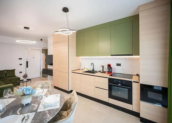 Serenity Ap In Odyssey Pools N Parking * Navodari