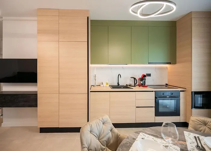 Serenity Ap In Odyssey Pools N Parking *